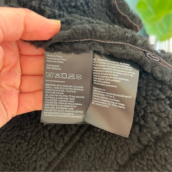 H&M Teddy Fleece-Lined Black Vest - Picture 10 of 15